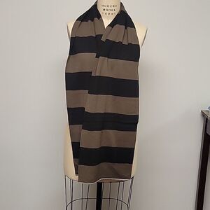 Banana Republic Merino wool scarf